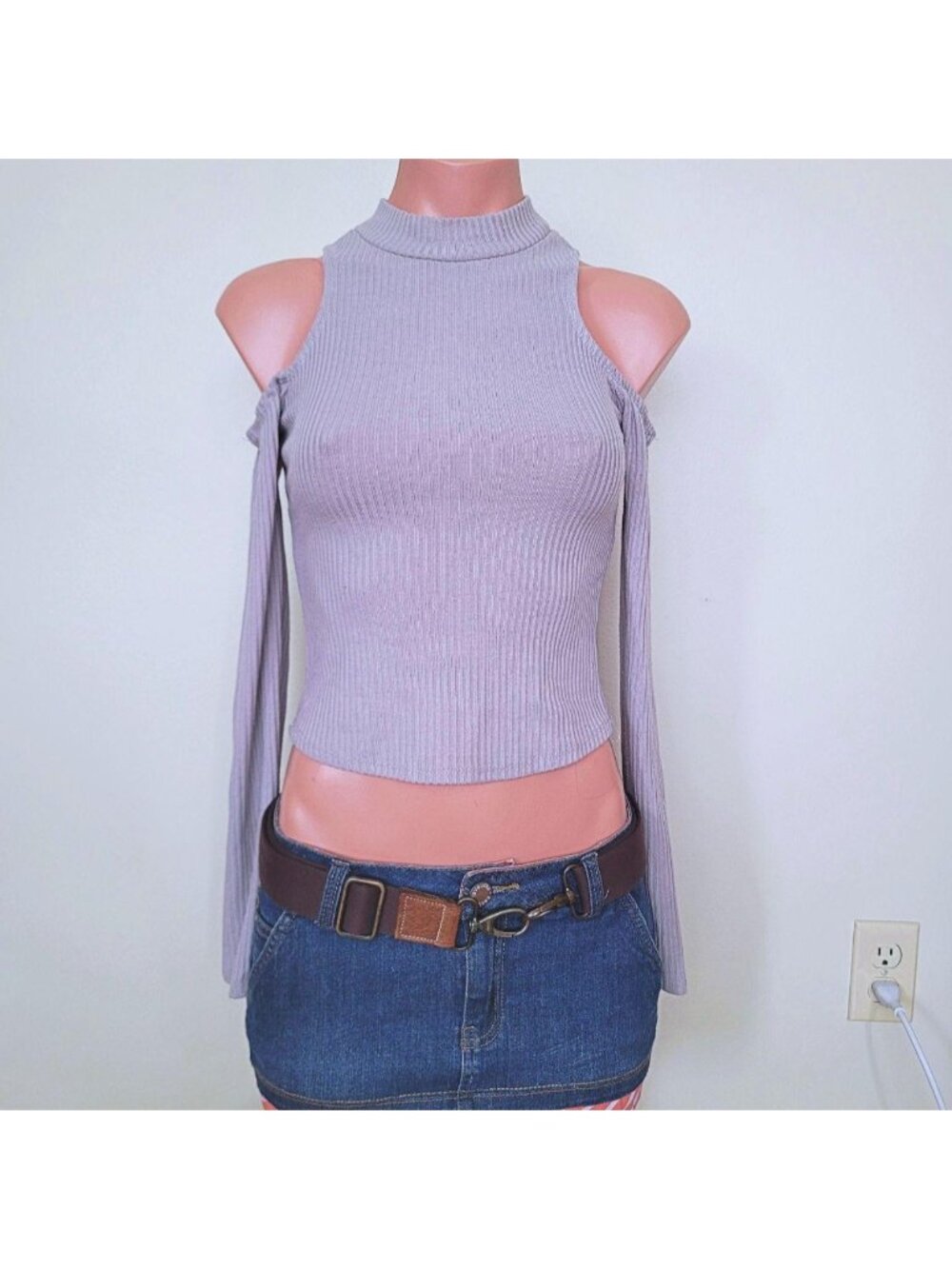 Revamped Grunge Cut Out Off-Shoulder Asymmetric Long Sleeve Tee (S)